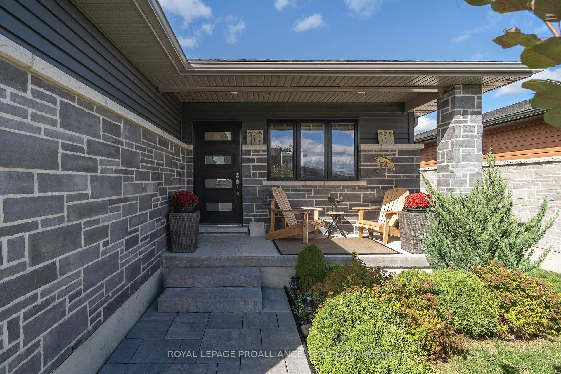 Photo 3 of 40 Lehtinen Crescent, Belleville, Belleville Ward — HOMEH
