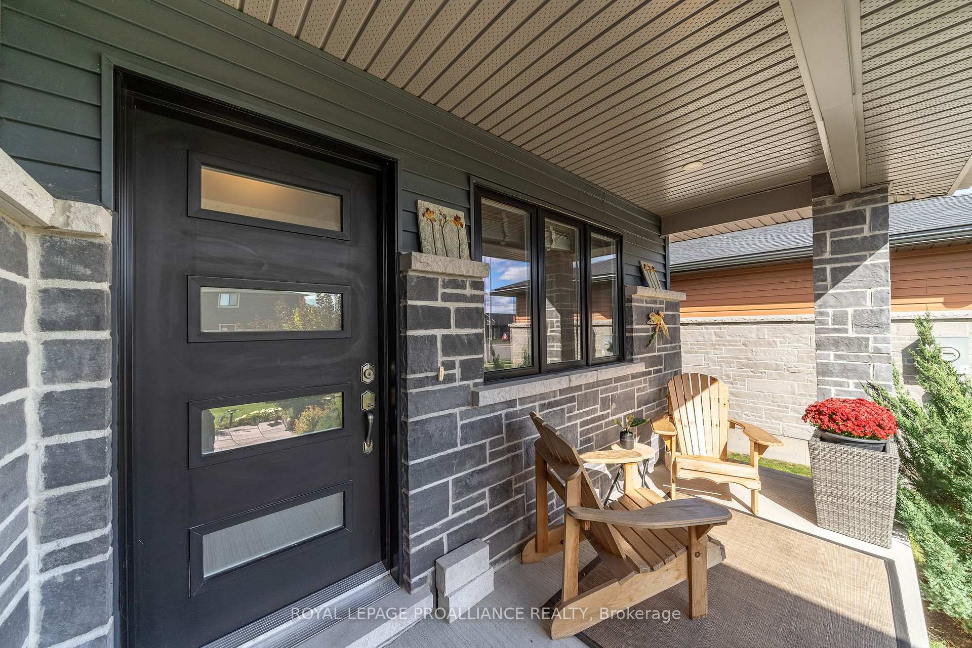 Photo 5 of 40 Lehtinen Crescent, Belleville, Belleville Ward — HOMEH