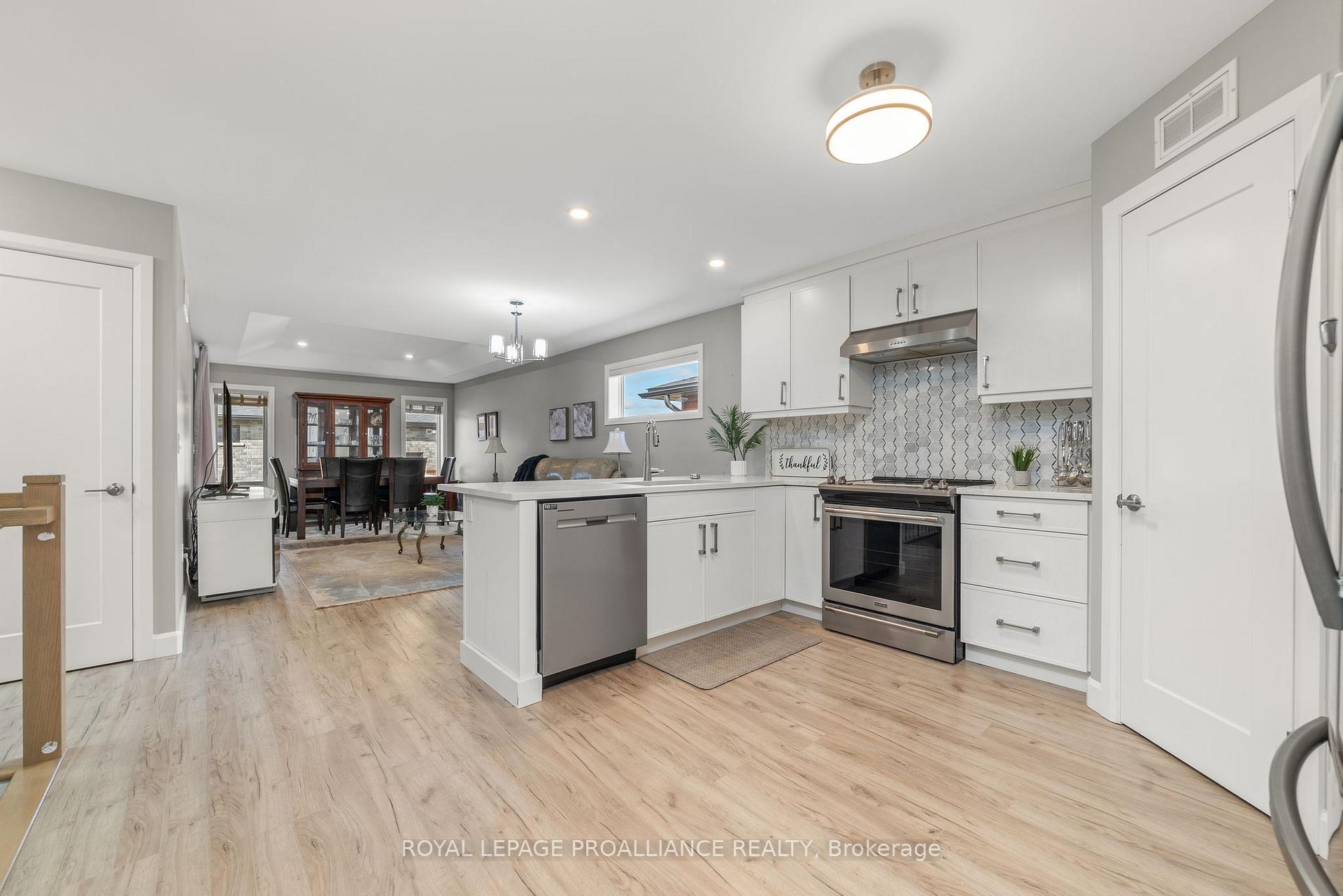 Photo 8 of 40 Lehtinen Crescent, Belleville, Belleville Ward — HOMEH