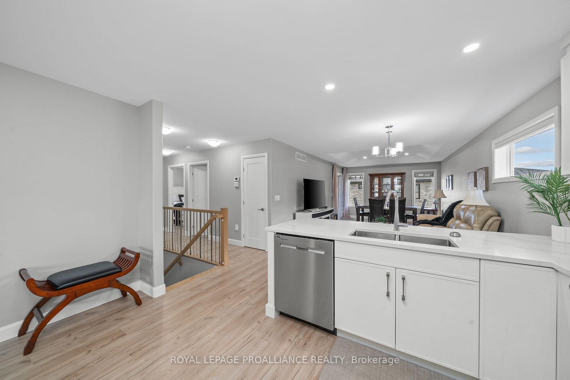 Photo 11 of 40 Lehtinen Crescent, Belleville, Belleville Ward — HOMEH