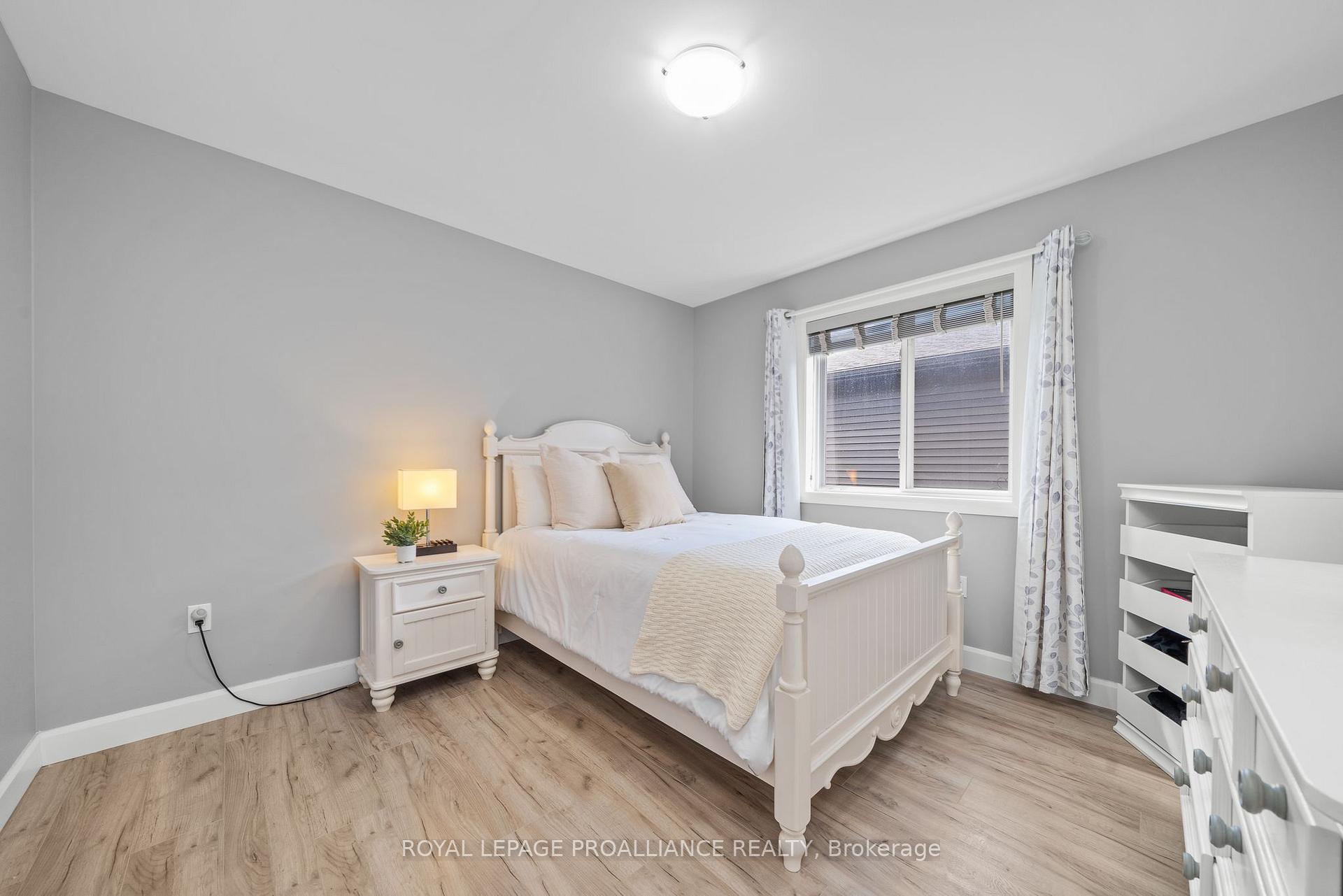 Photo 24 of 40 Lehtinen Crescent, Belleville, Belleville Ward — HOMEH