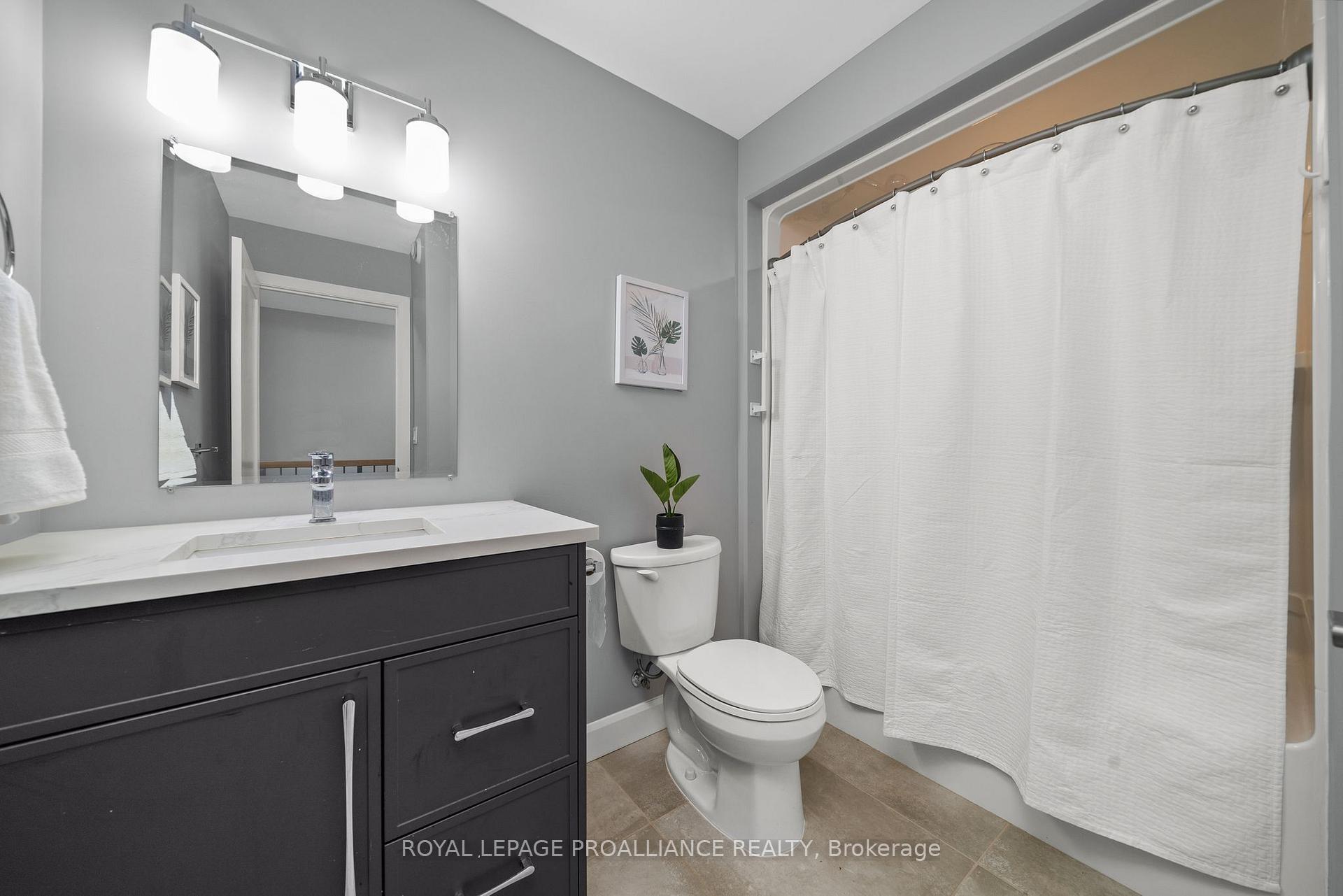 Photo 26 of 40 Lehtinen Crescent, Belleville, Belleville Ward — HOMEH