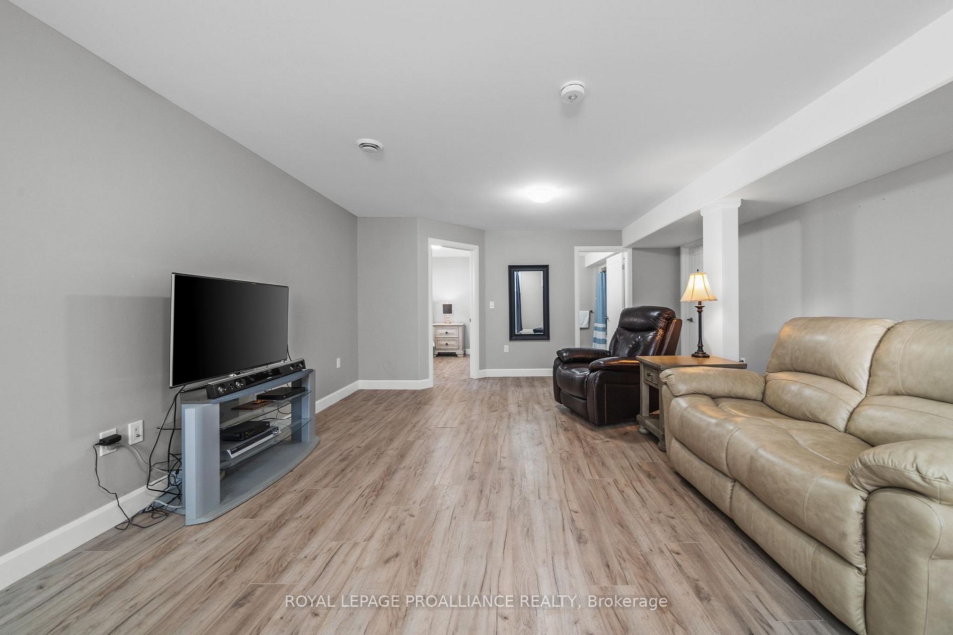 Photo 30 of 40 Lehtinen Crescent, Belleville, Belleville Ward — HOMEH