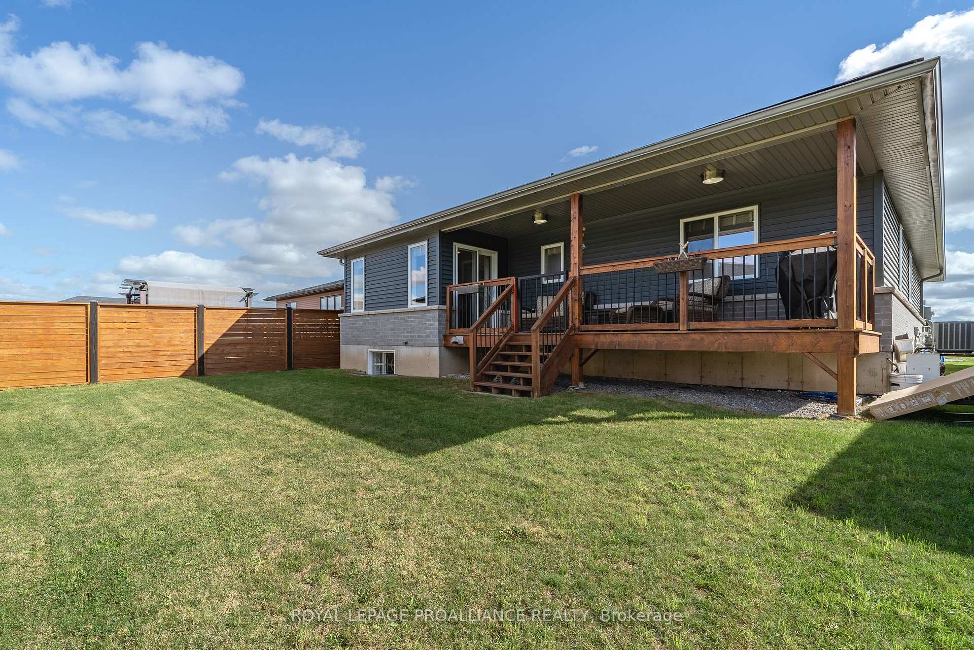 Photo 37 of 40 Lehtinen Crescent, Belleville, Belleville Ward — HOMEH
