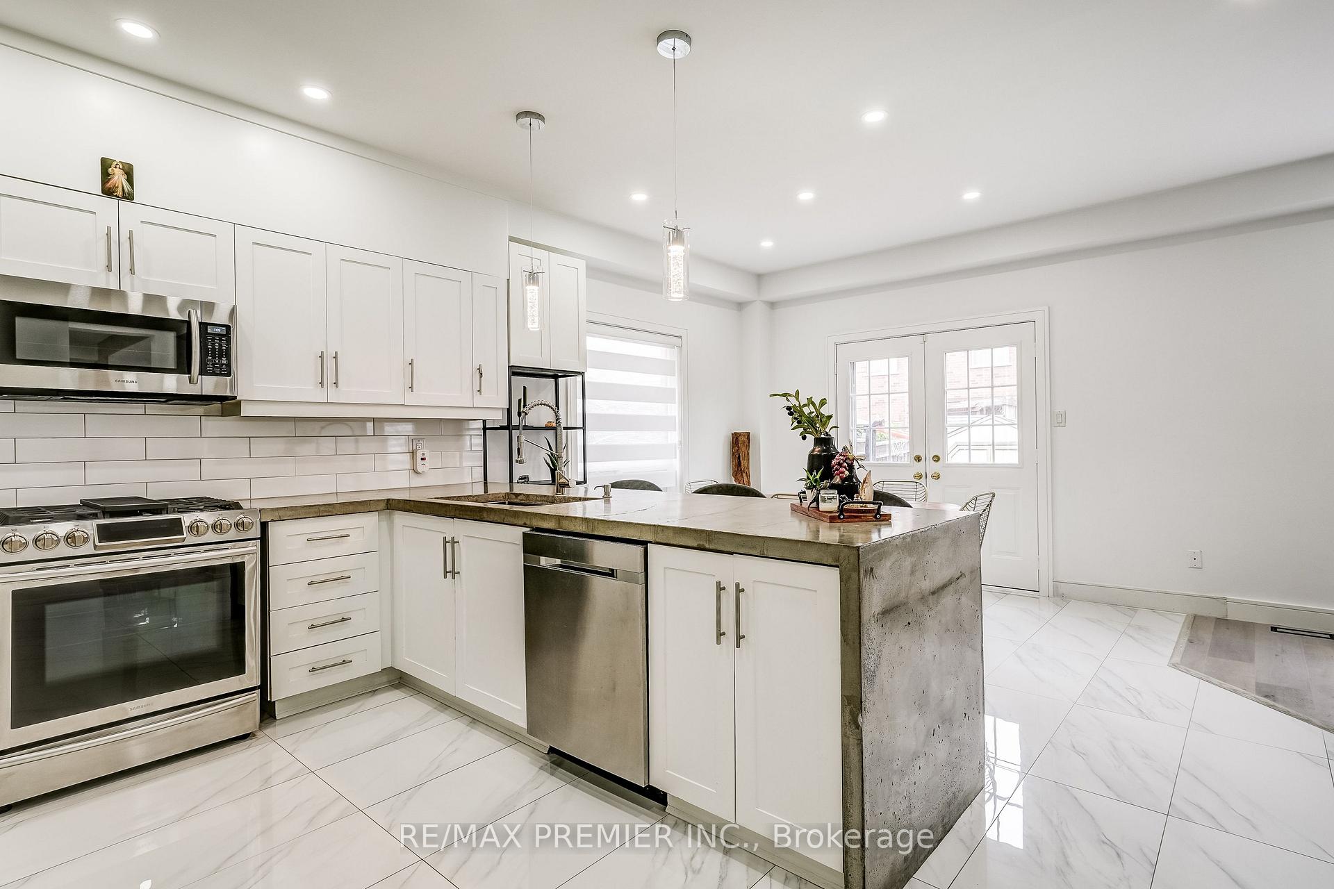 Photo 8 of 57 Mount Hope Road, Caledon, Bolton North — HOMEH