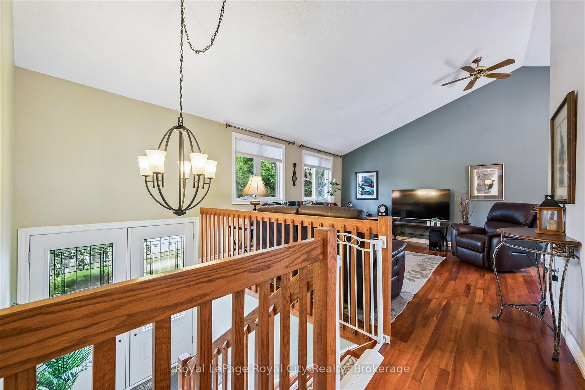 Photo 7 of 9 Dunhill Crescent, Guelph, Willow West/Sugarbush/West Acres — HOMEH