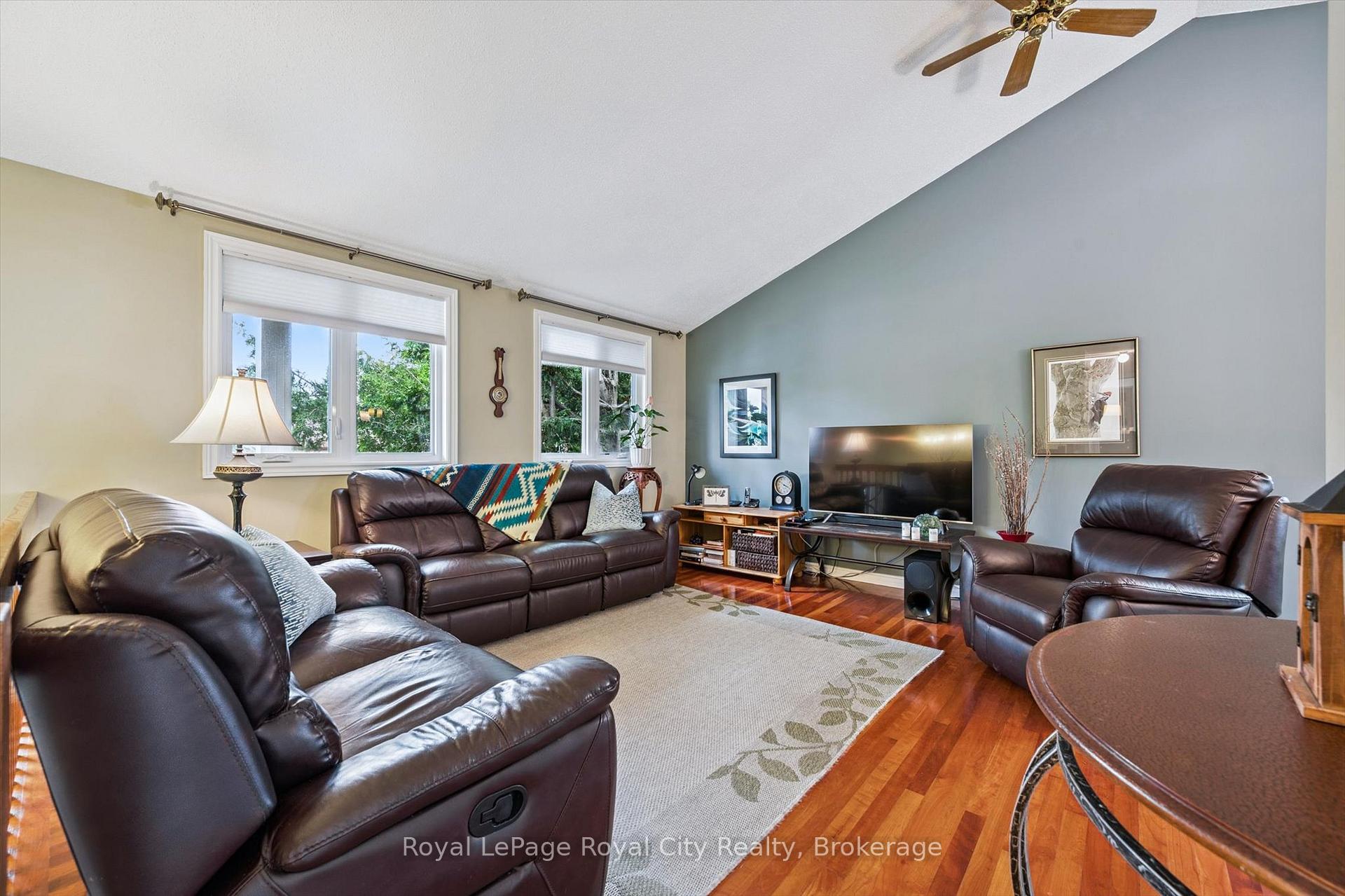 Photo 8 of 9 Dunhill Crescent, Guelph, Willow West/Sugarbush/West Acres — HOMEH