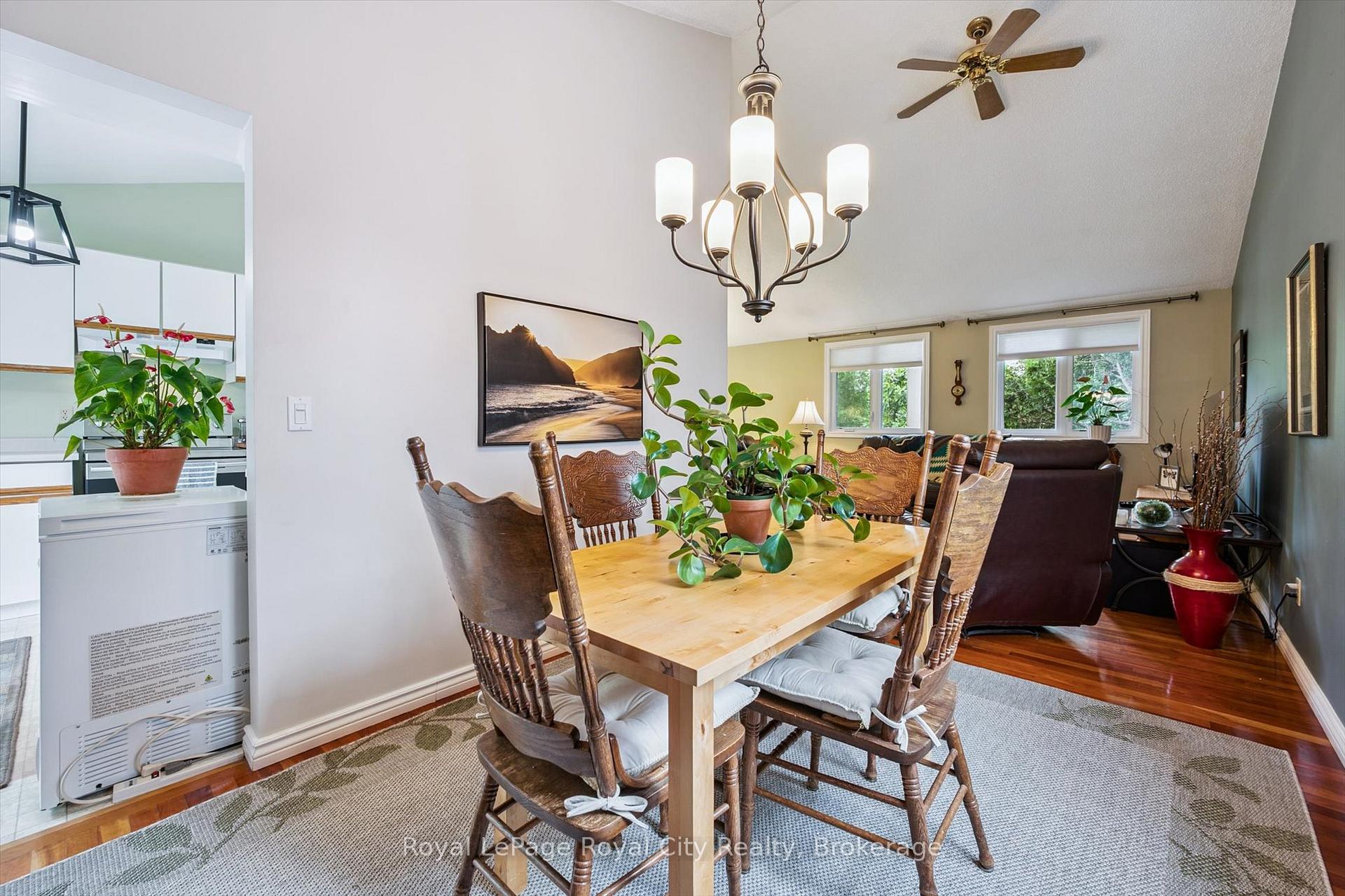Photo 13 of 9 Dunhill Crescent, Guelph, Willow West/Sugarbush/West Acres — HOMEH