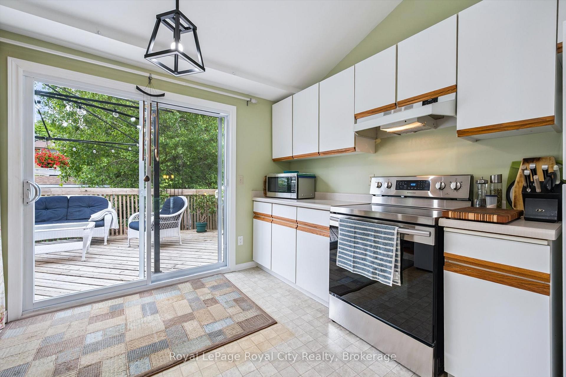 Photo 15 of 9 Dunhill Crescent, Guelph, Willow West/Sugarbush/West Acres — HOMEH