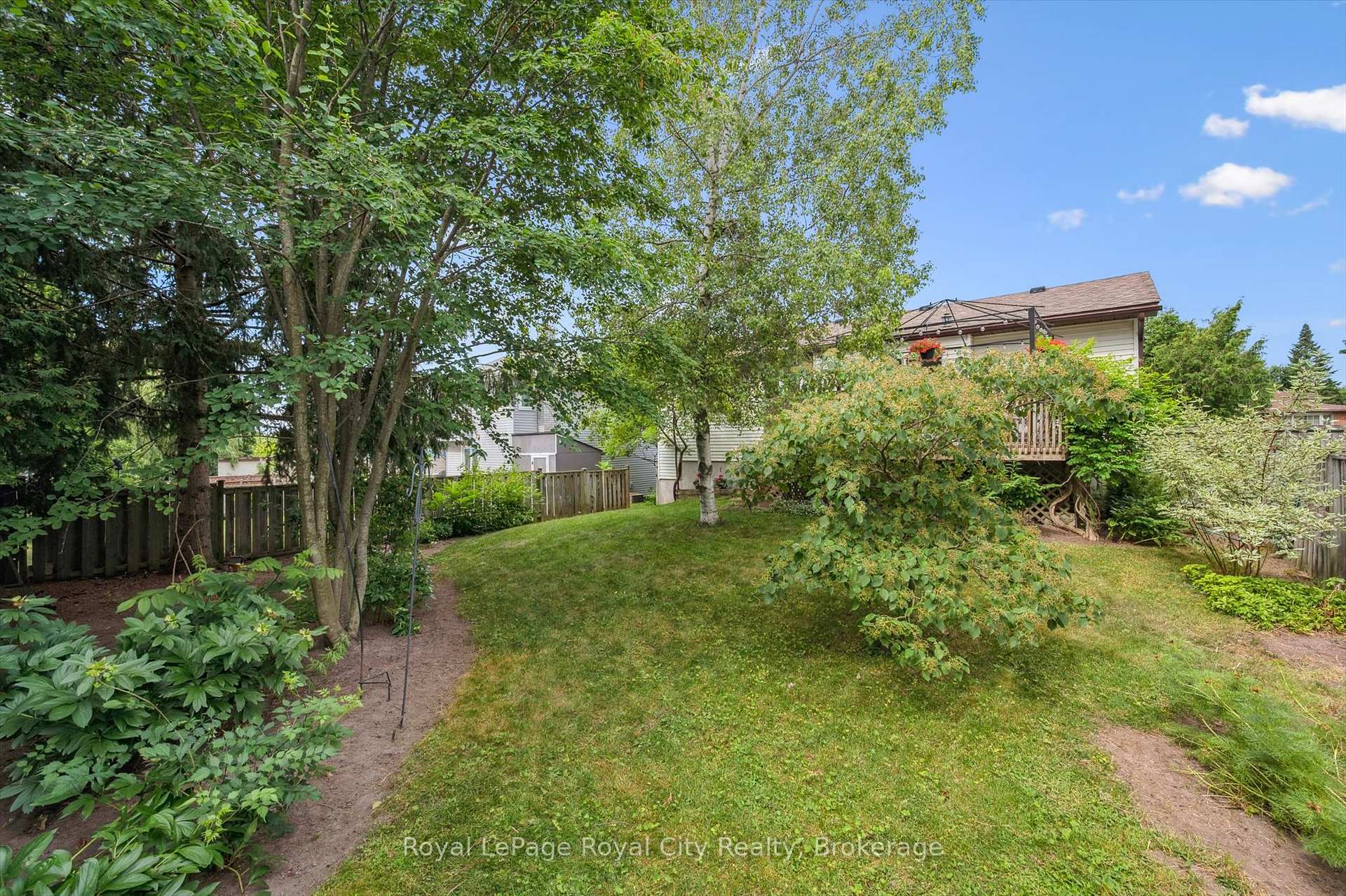 Photo 37 of 9 Dunhill Crescent, Guelph, Willow West/Sugarbush/West Acres — HOMEH