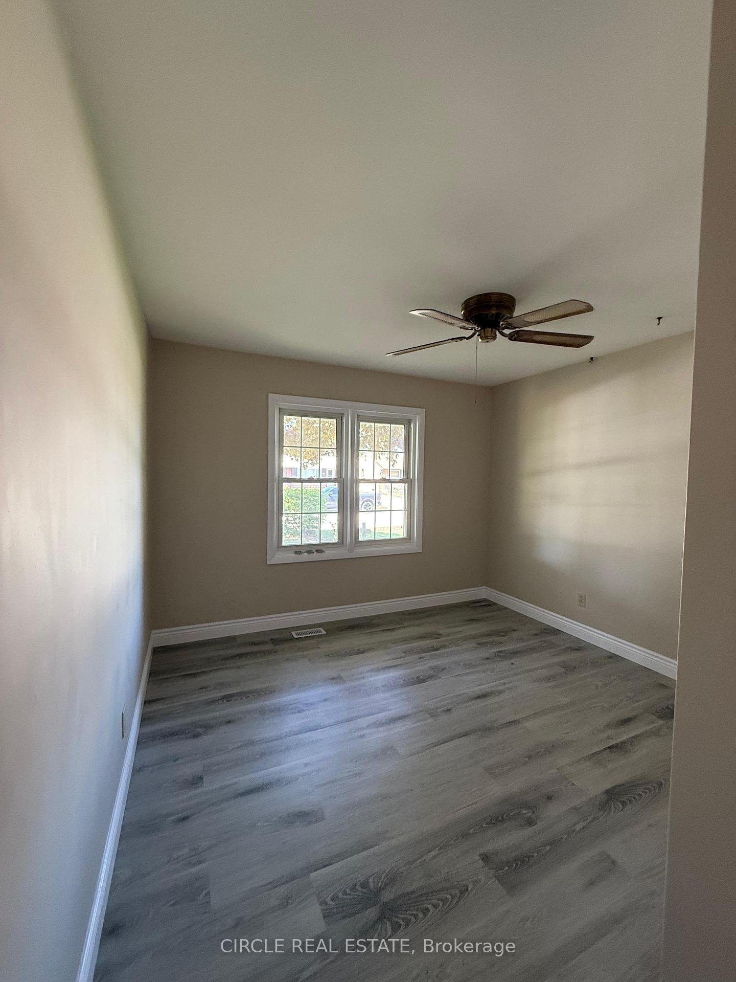 Photo 11 of 1345 Marlborough Boulevard, Windsor — HOMEH
