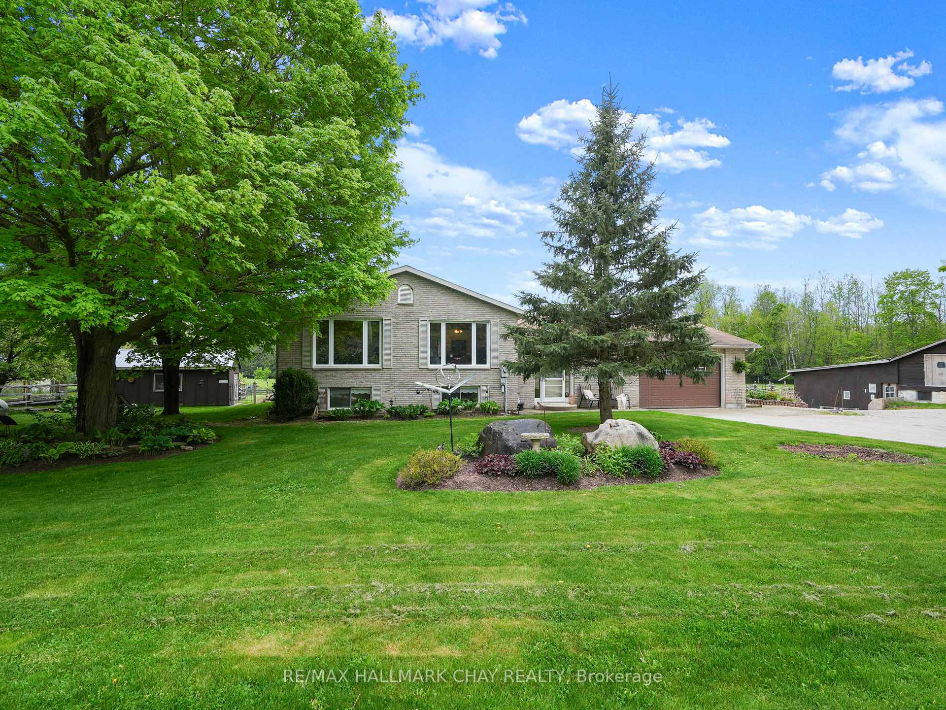 Front of 667280 20th Side Road