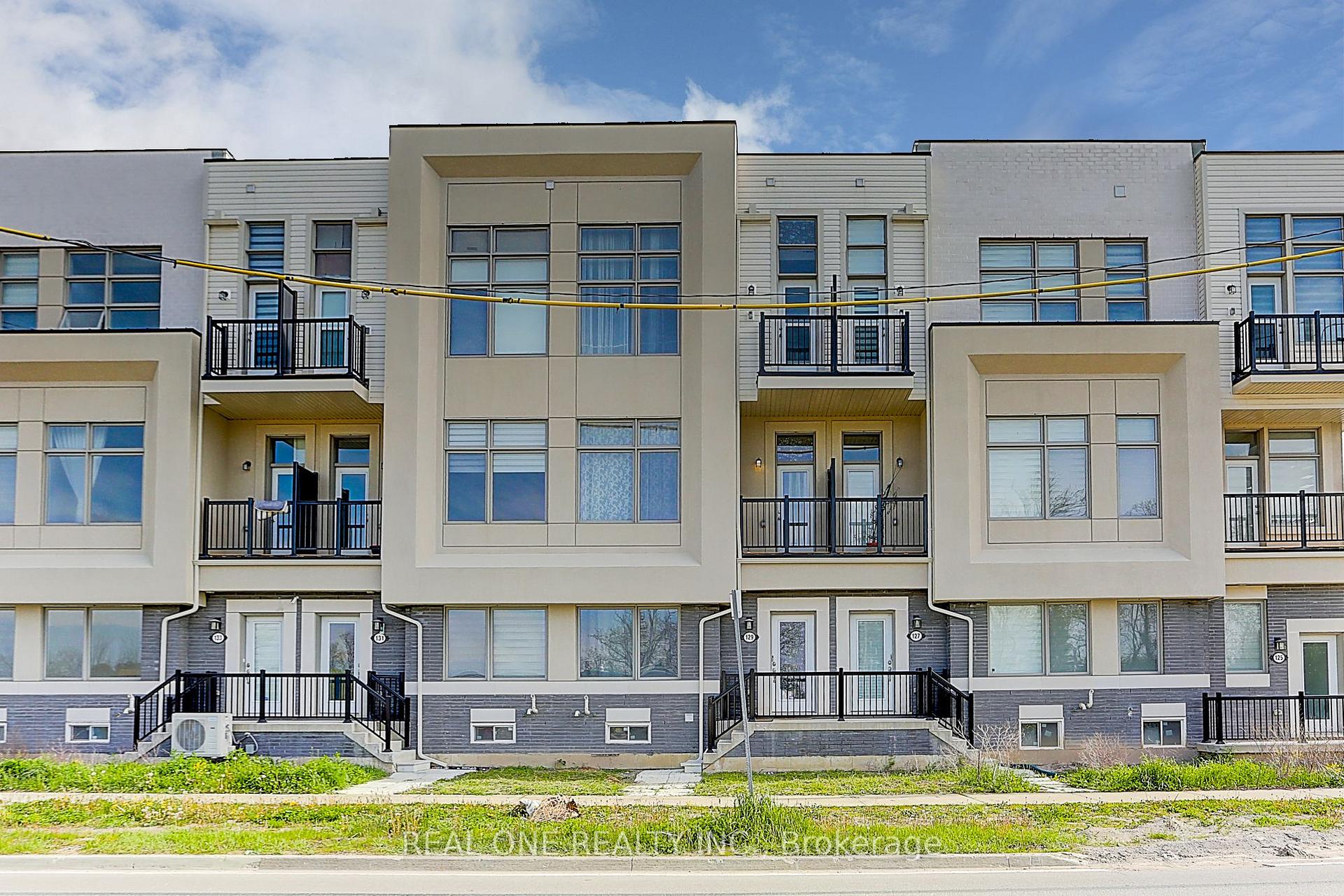 Front of 129 Markland Street W
