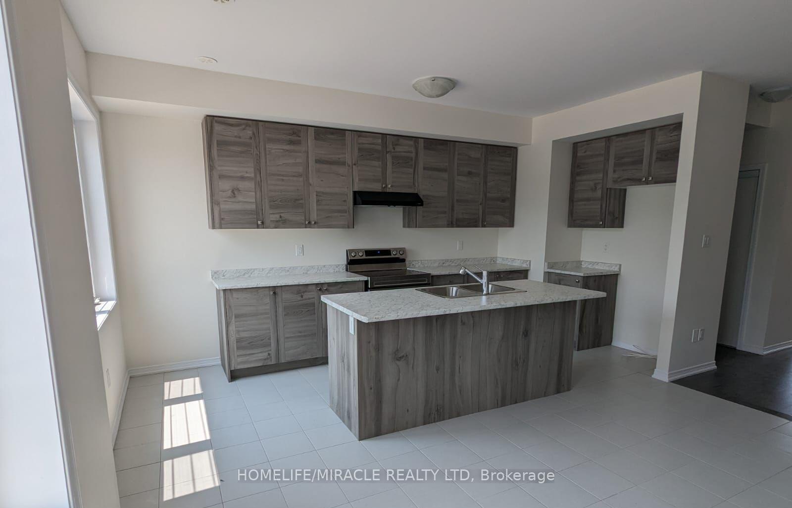 Photo 3 of 215 Gillespie Drive, Brantford — HOMEH