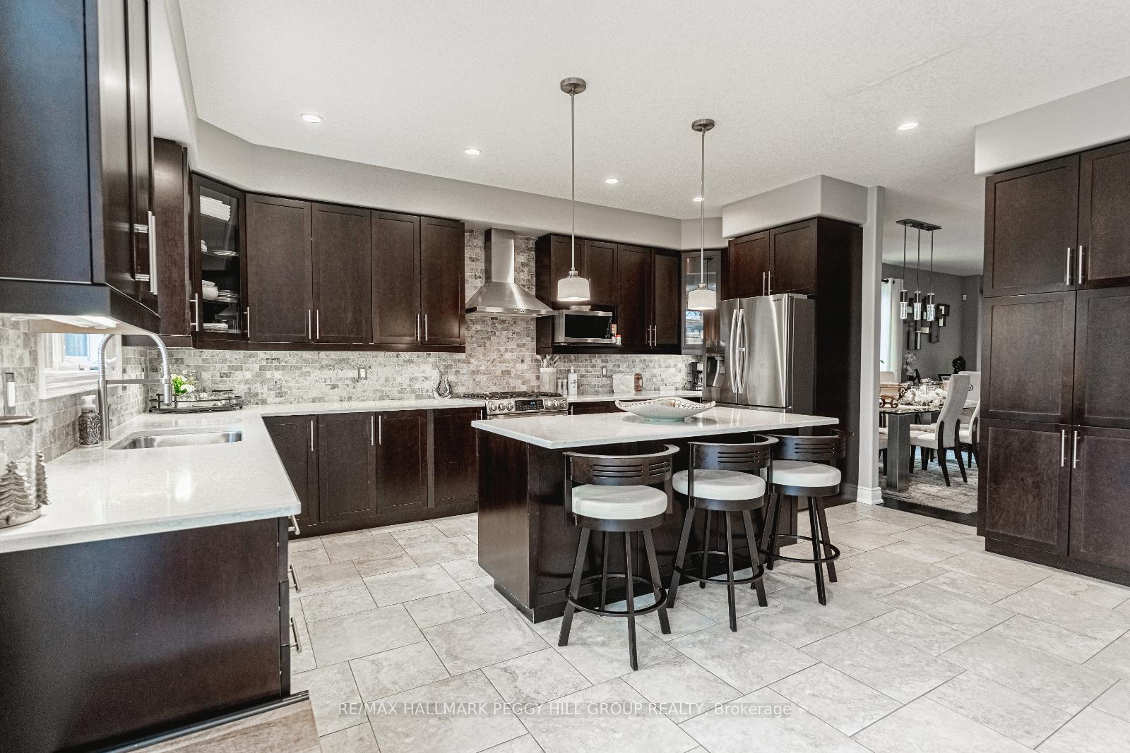 Photo 9 of 35 Marta Crescent, Barrie, Ardagh — HOMEH