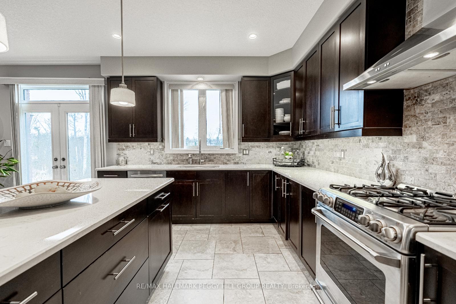 Photo 3 of 35 Marta Crescent, Barrie, Ardagh — HOMEH