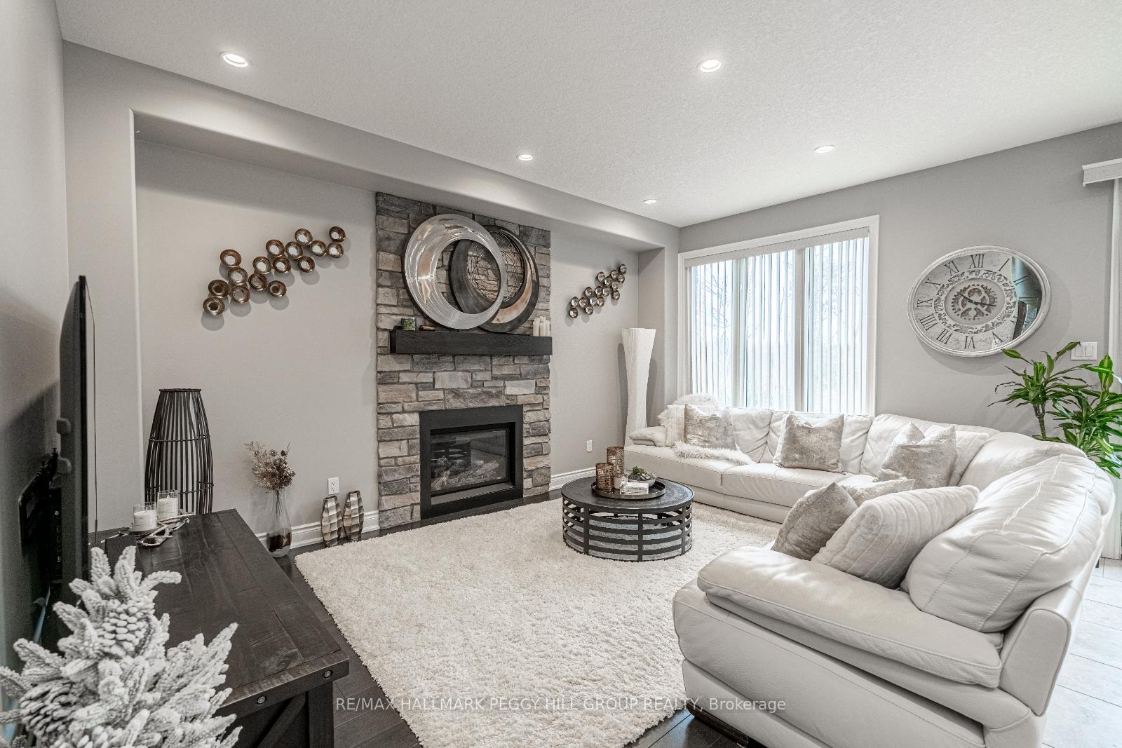 Photo 11 of 35 Marta Crescent, Barrie, Ardagh — HOMEH