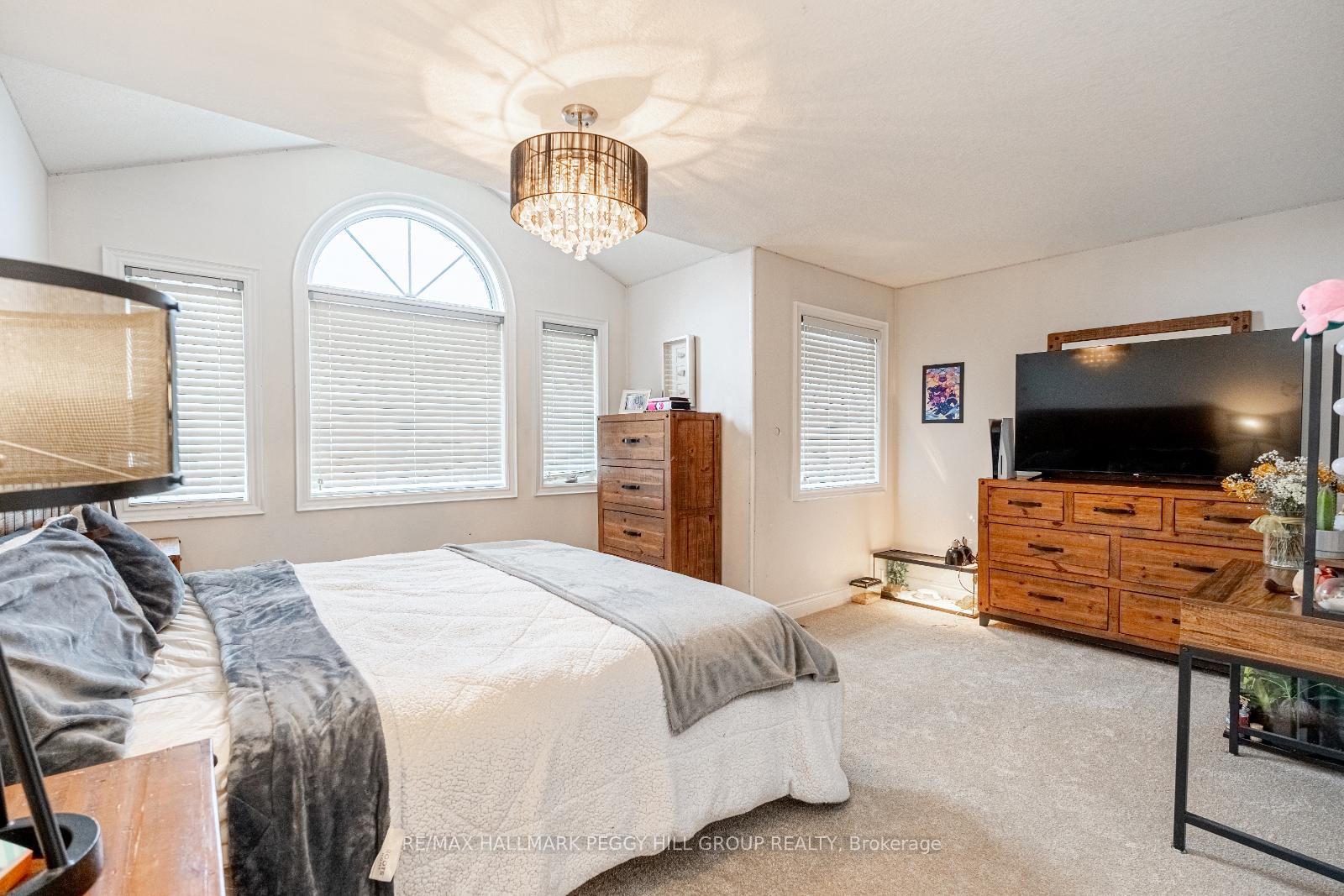 Photo 19 of 35 Marta Crescent, Barrie, Ardagh — HOMEH