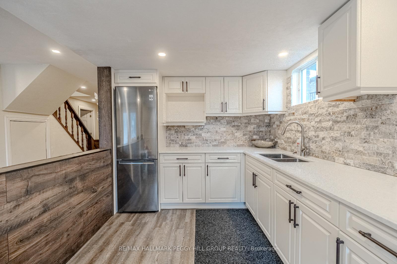 Photo 13 of 35 Marta Crescent, Barrie, Ardagh — HOMEH