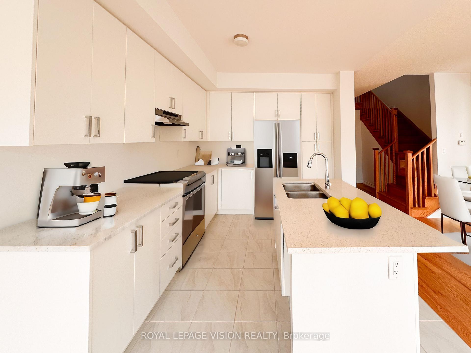 Photo 3 of 21 Sorbara Way, Whitby, Brooklin — HOMEH
