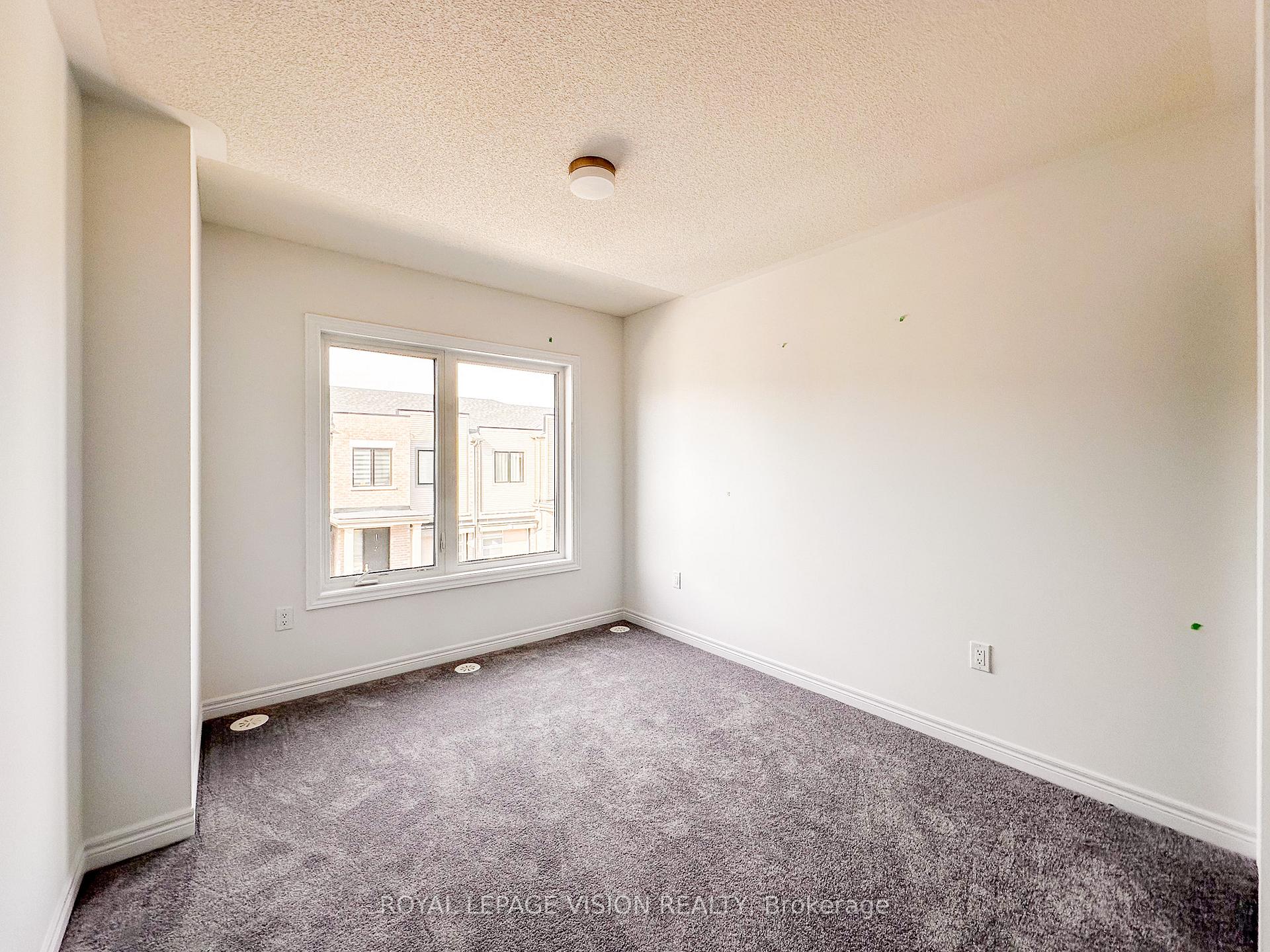 Photo 12 of 21 Sorbara Way, Whitby, Brooklin — HOMEH