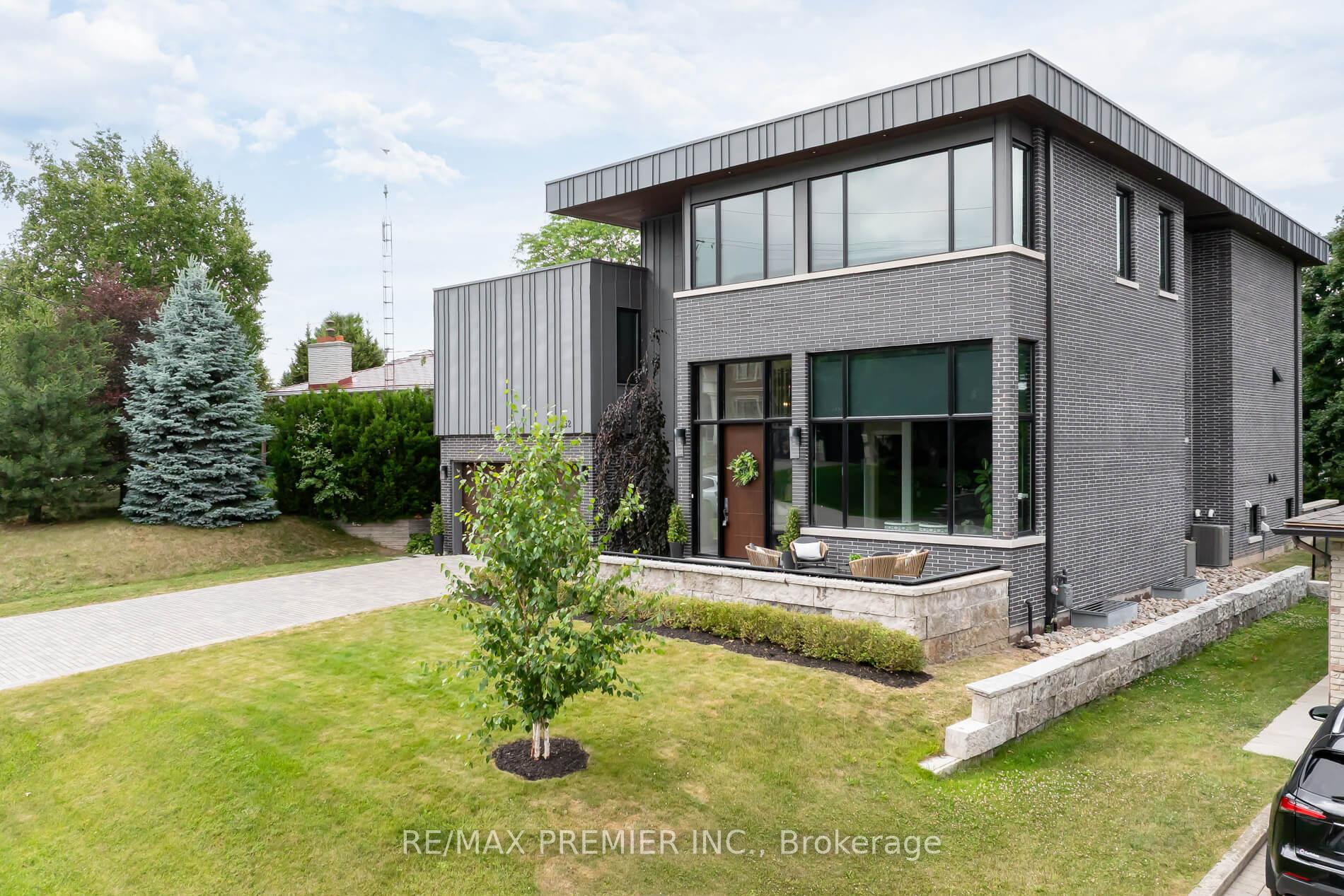 Photo 5 of 32 Sevilla Boulevard, Vaughan, Kleinburg — HOMEH