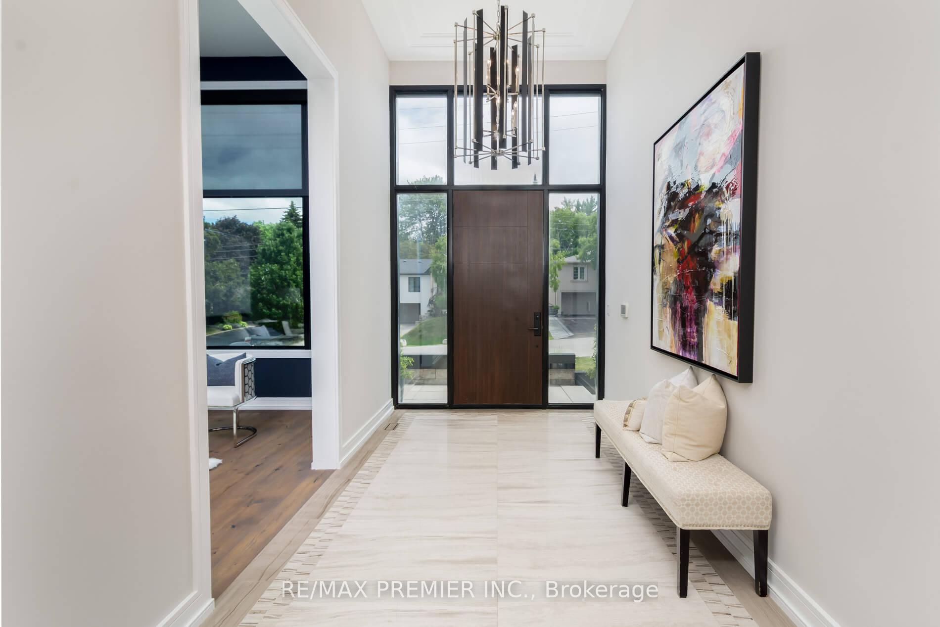 Photo 3 of 32 Sevilla Boulevard, Vaughan, Kleinburg — HOMEH