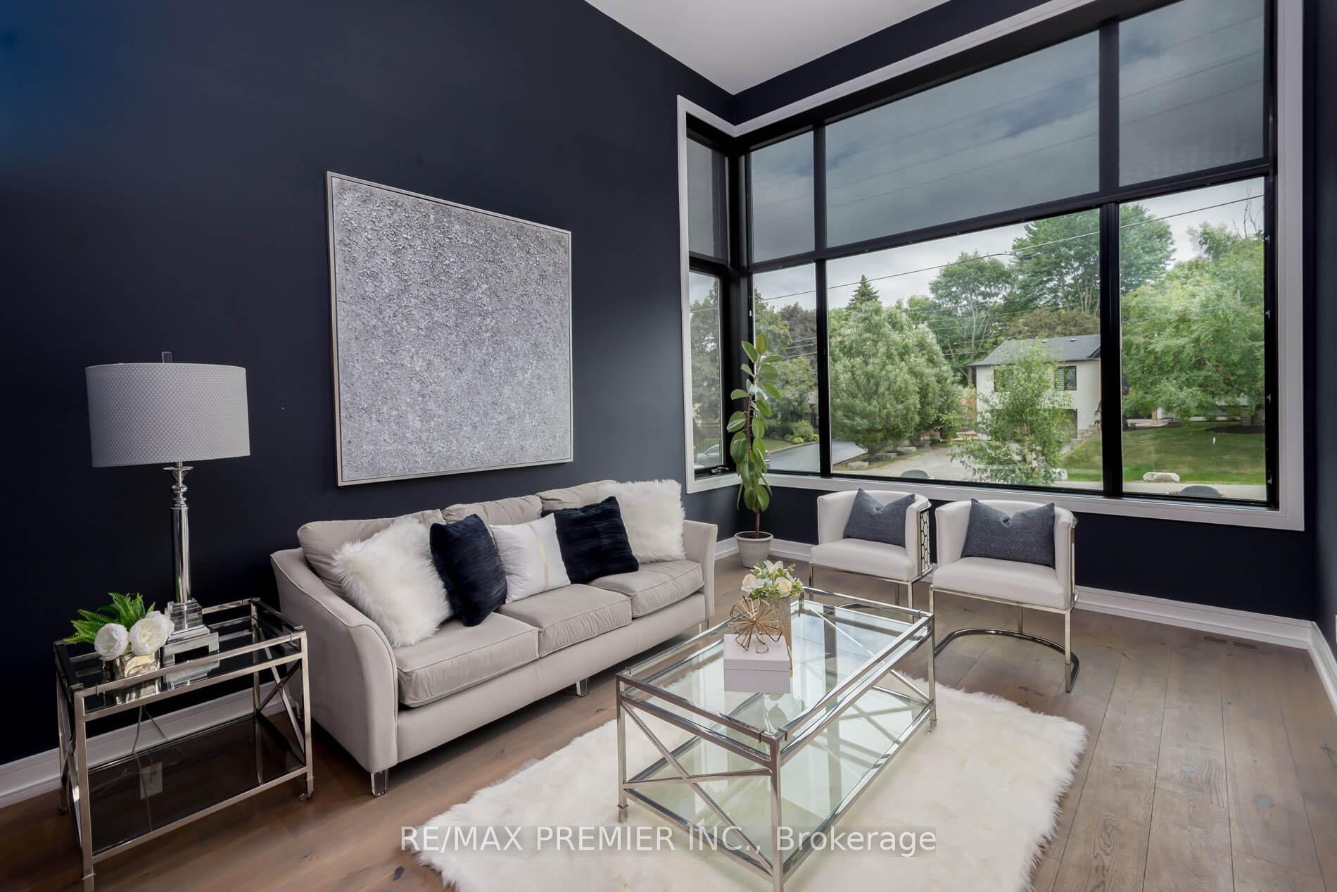 Photo 7 of 32 Sevilla Boulevard, Vaughan, Kleinburg — HOMEH