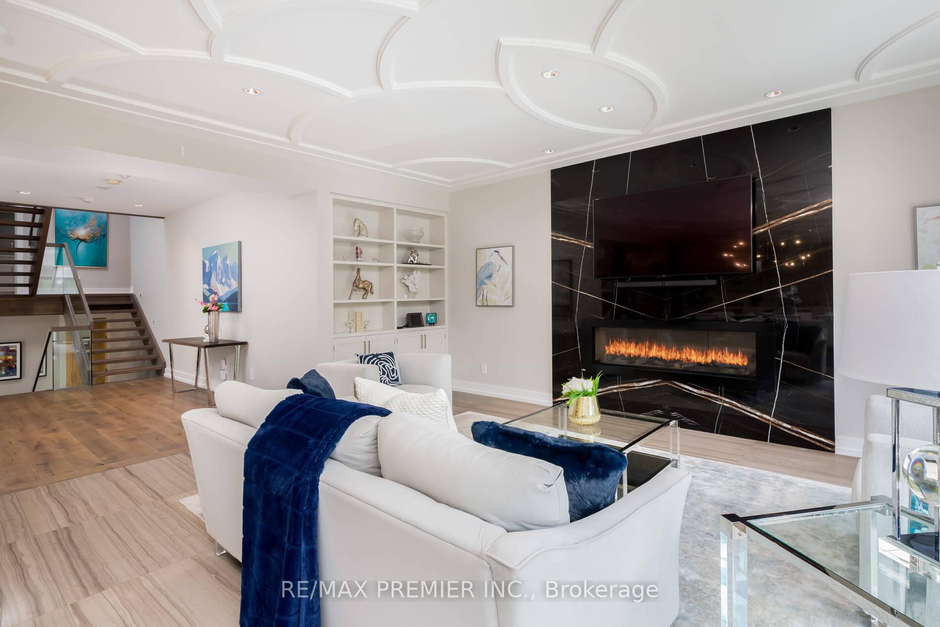 Photo 13 of 32 Sevilla Boulevard, Vaughan, Kleinburg — HOMEH