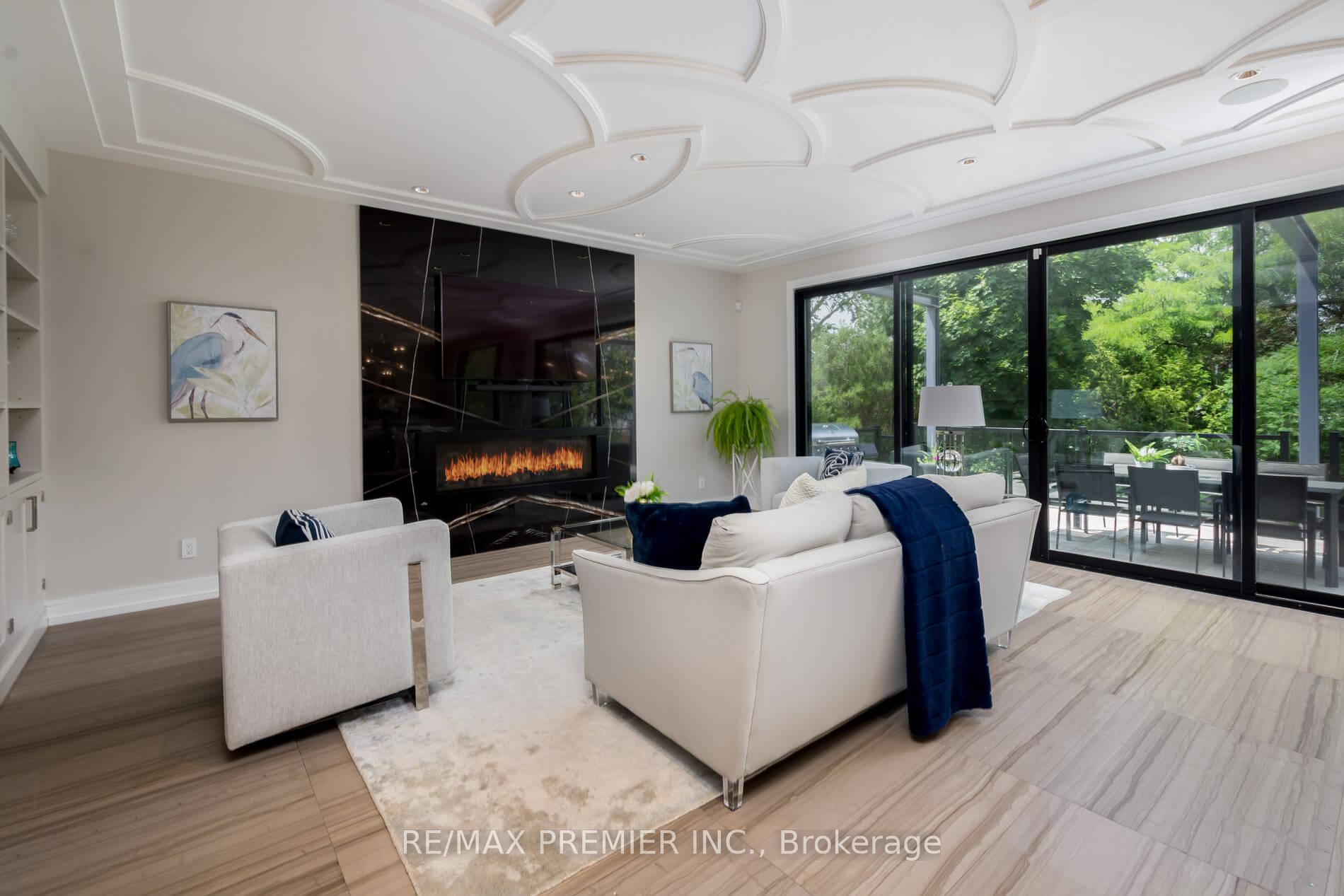 Photo 8 of 32 Sevilla Boulevard, Vaughan, Kleinburg — HOMEH
