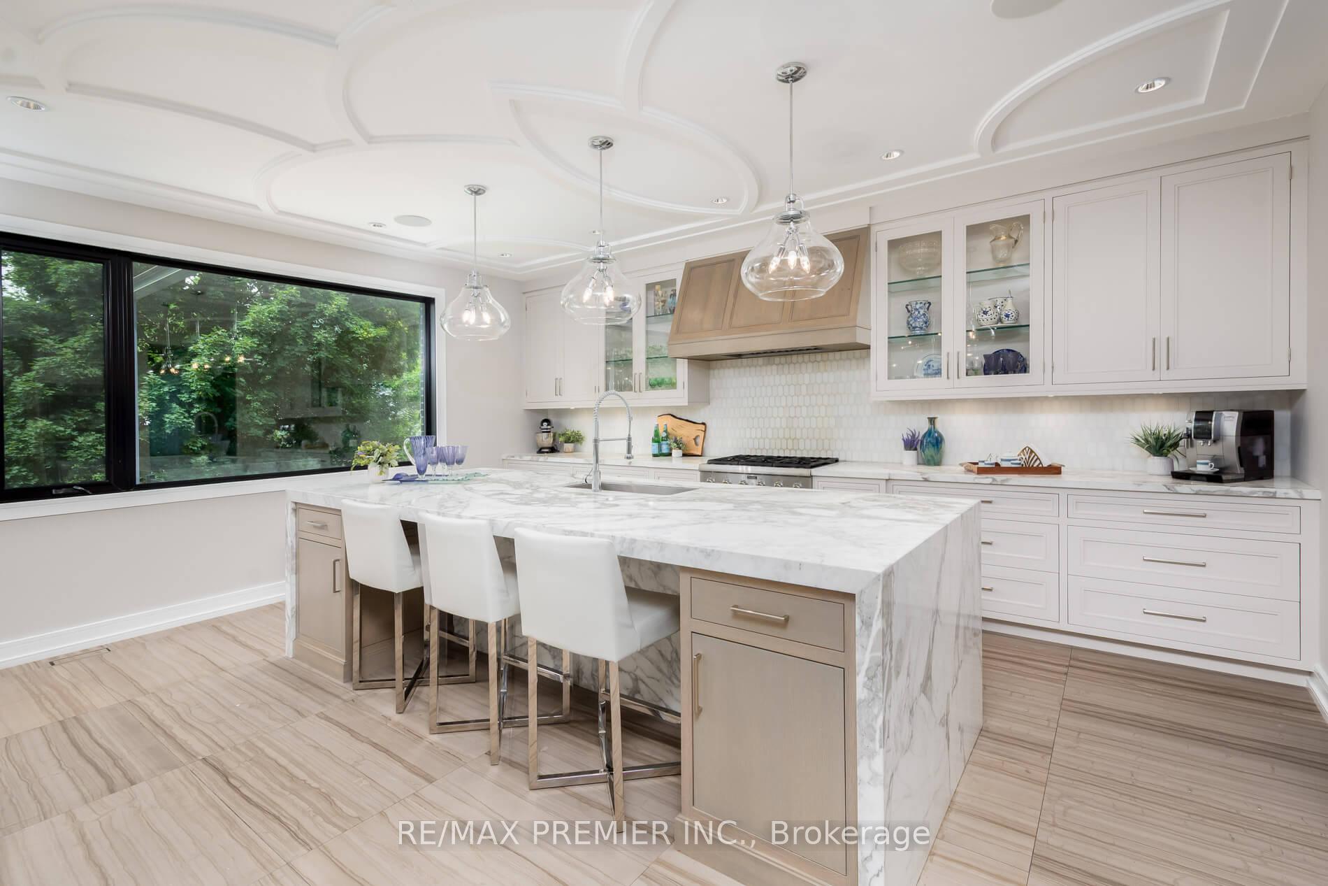 Photo 10 of 32 Sevilla Boulevard, Vaughan, Kleinburg — HOMEH