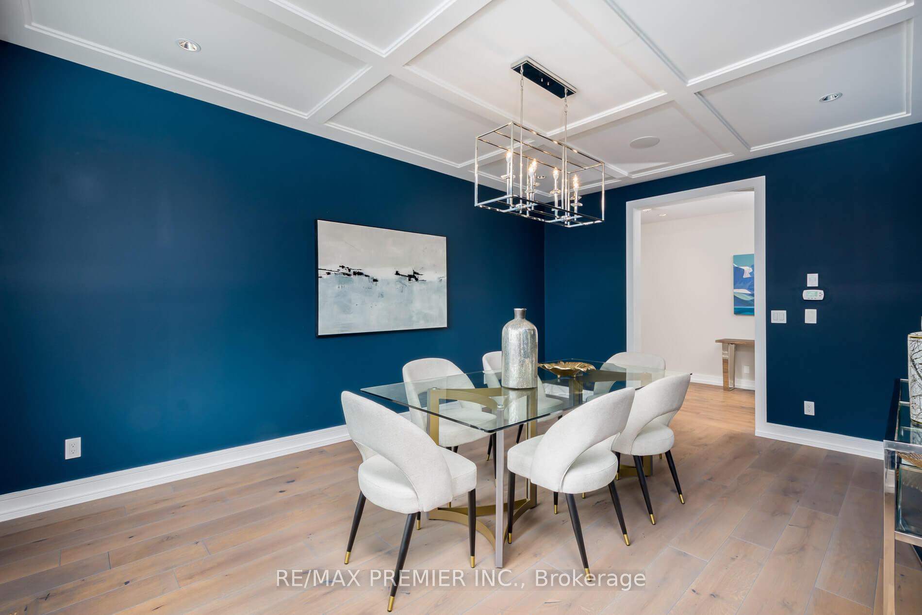 Photo 18 of 32 Sevilla Boulevard, Vaughan, Kleinburg — HOMEH