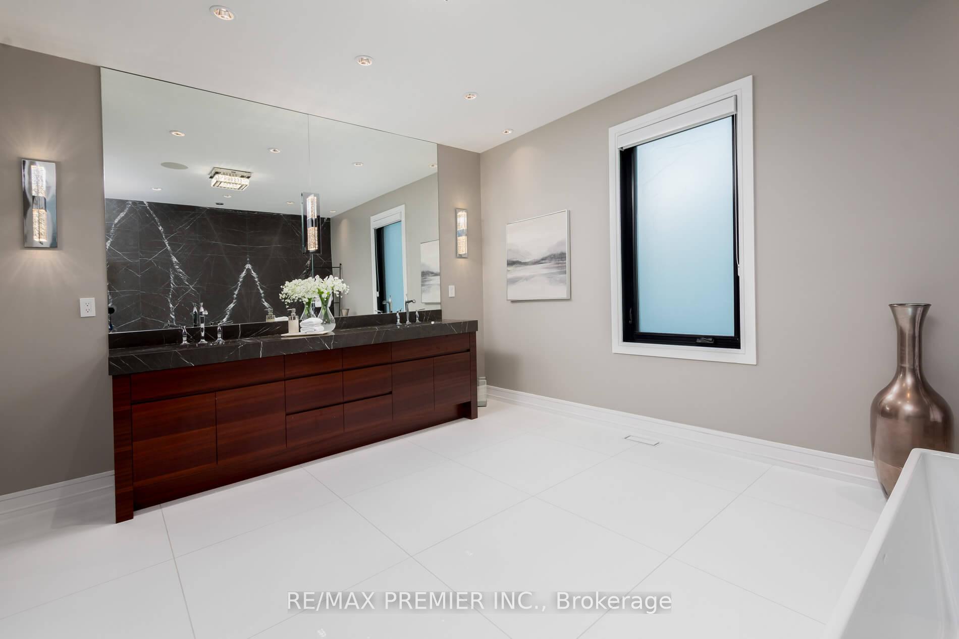 Photo 24 of 32 Sevilla Boulevard, Vaughan, Kleinburg — HOMEH