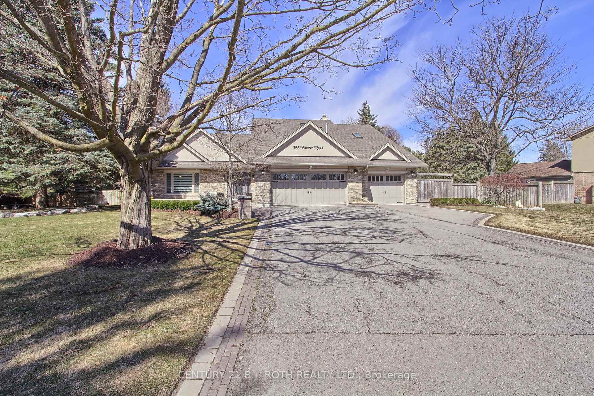 Photo 15 of 355 Warren Road, King, King City — HOMEH