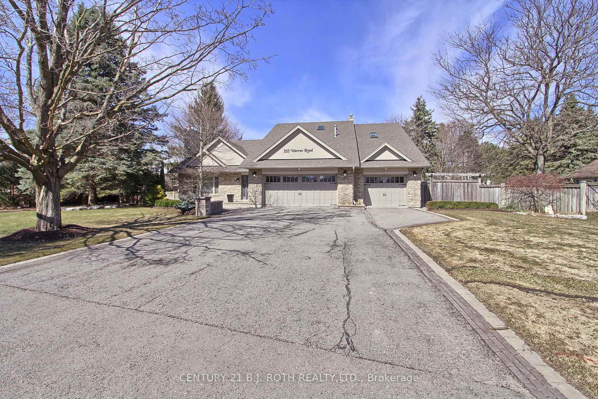 Photo 2 of 355 Warren Road, King, King City — HOMEH