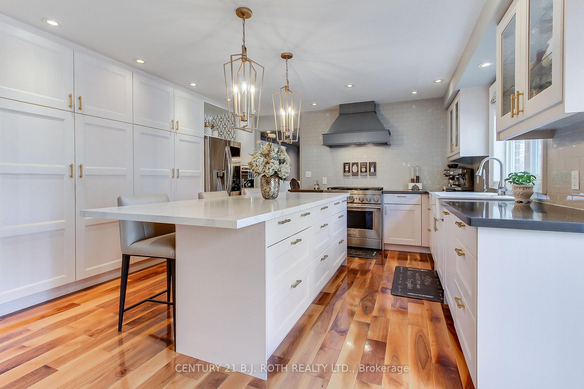 Photo 10 of 355 Warren Road, King, King City — HOMEH