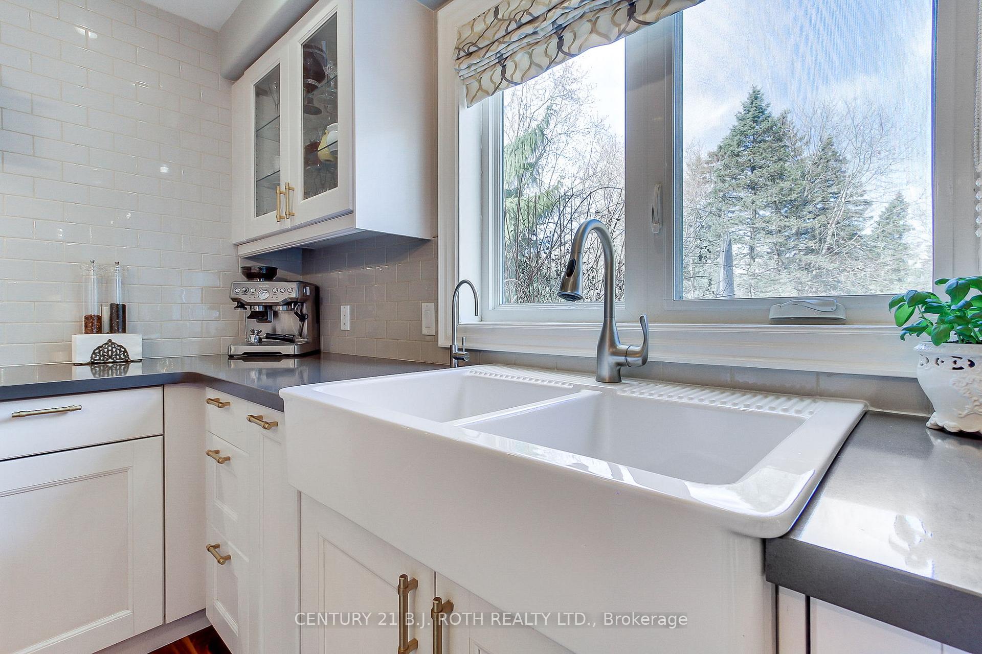 Photo 11 of 355 Warren Road, King, King City — HOMEH
