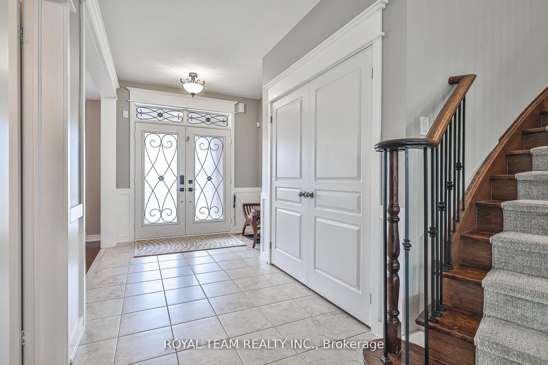 Photo 3 of 84 Wyndham Circle, Georgina, Sutton & Jackson's Point — HOMEH