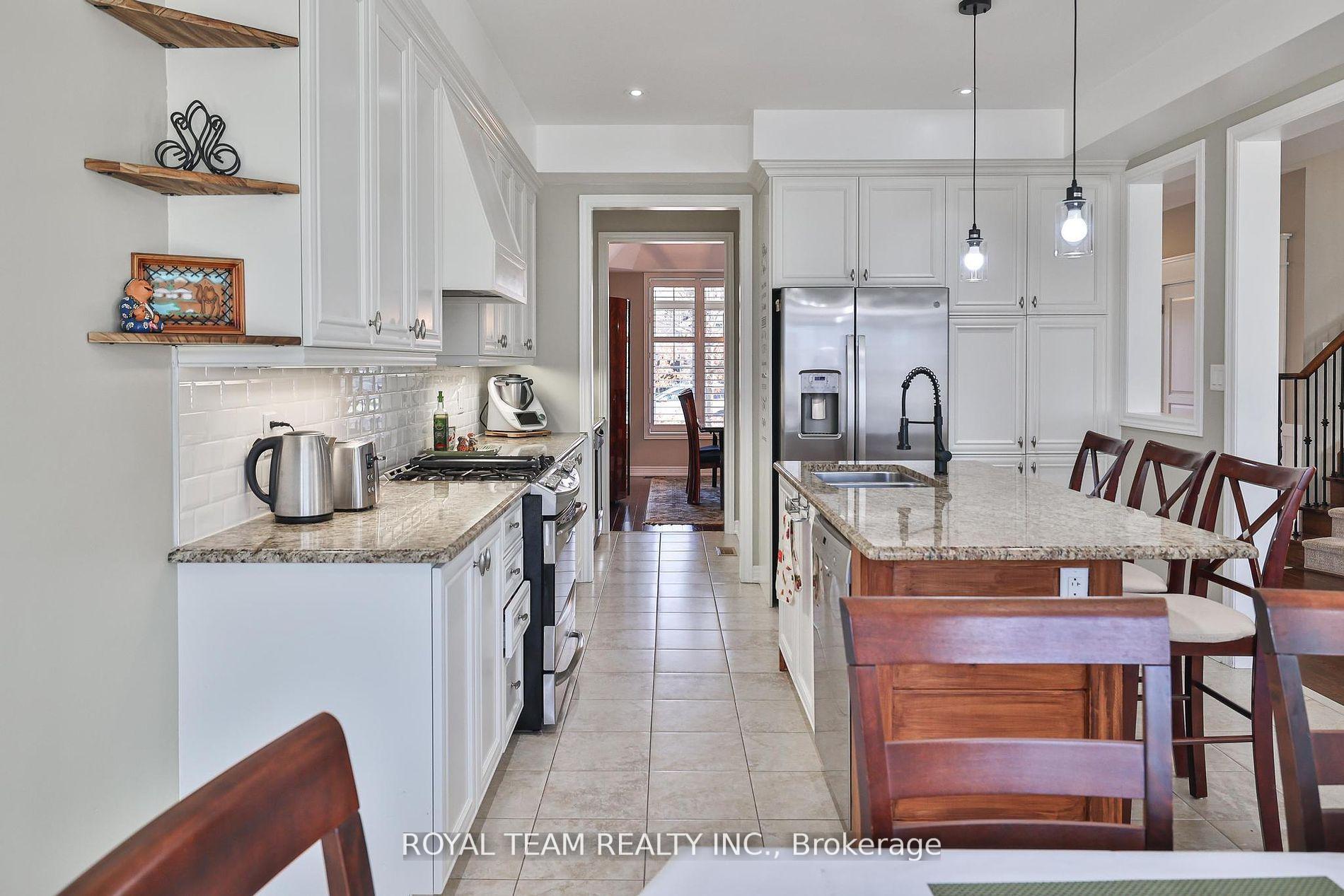 Photo 11 of 84 Wyndham Circle, Georgina, Sutton & Jackson's Point — HOMEH