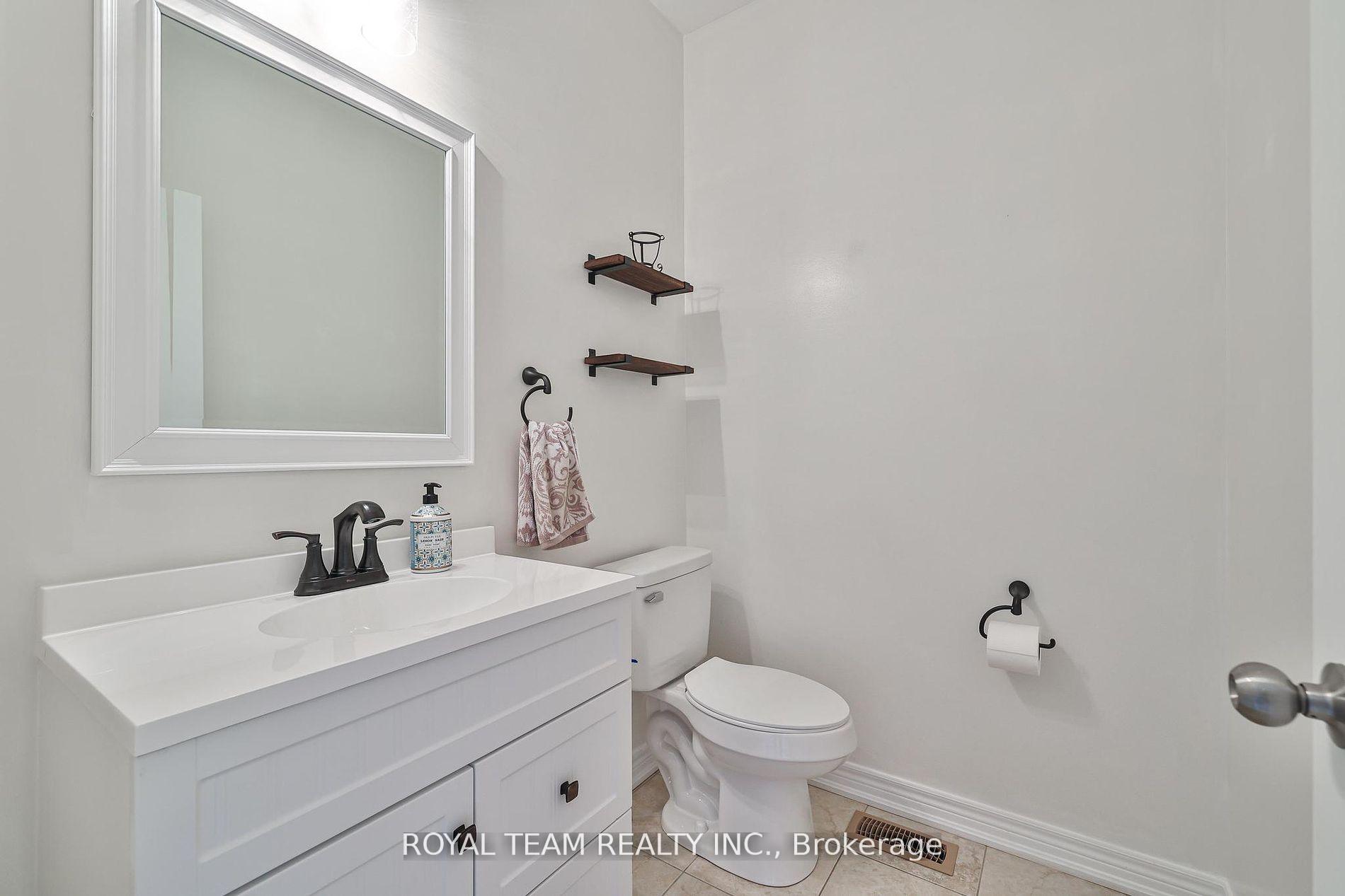 Photo 15 of 84 Wyndham Circle, Georgina, Sutton & Jackson's Point — HOMEH