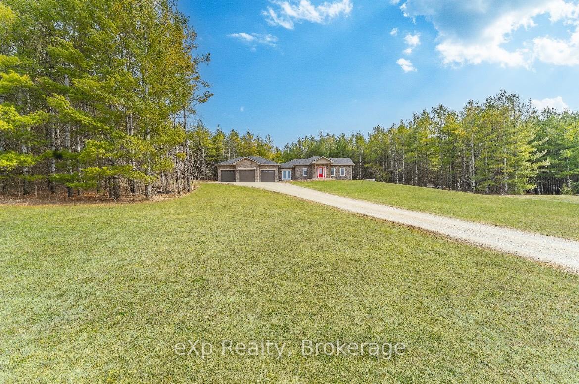 Front of 615641 Hamilton Lane