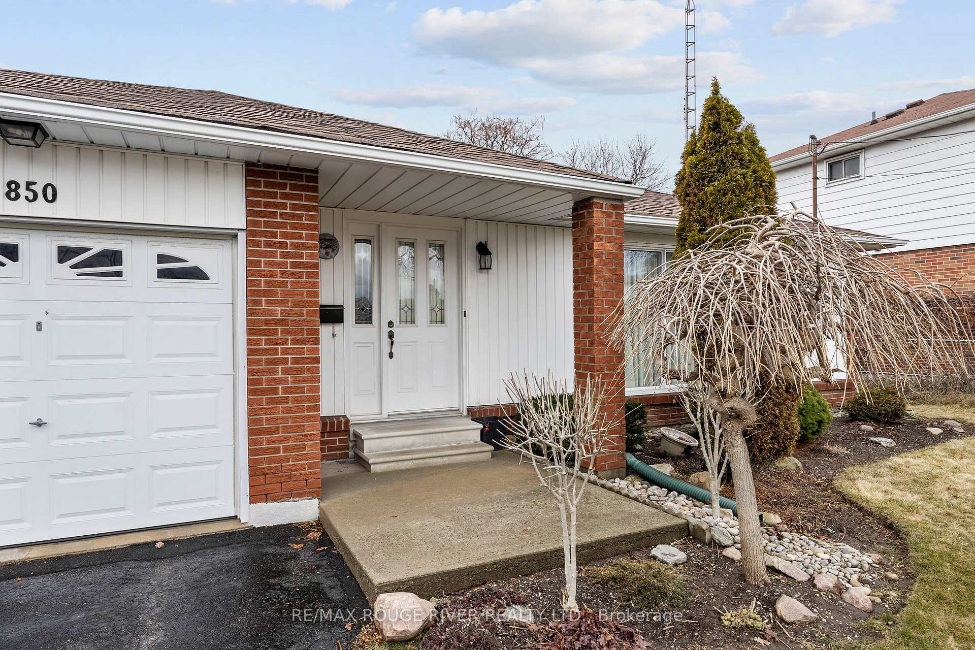 Photo 3 of 850 West Shore Boulevard, Pickering, West Shore — HOMEH