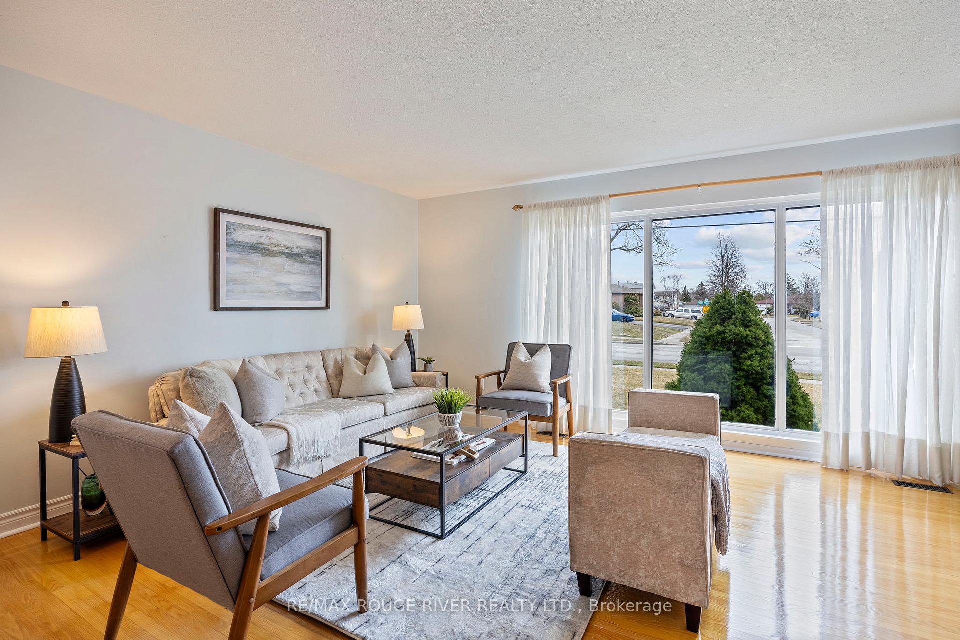 Photo 4 of 850 West Shore Boulevard, Pickering, West Shore — HOMEH