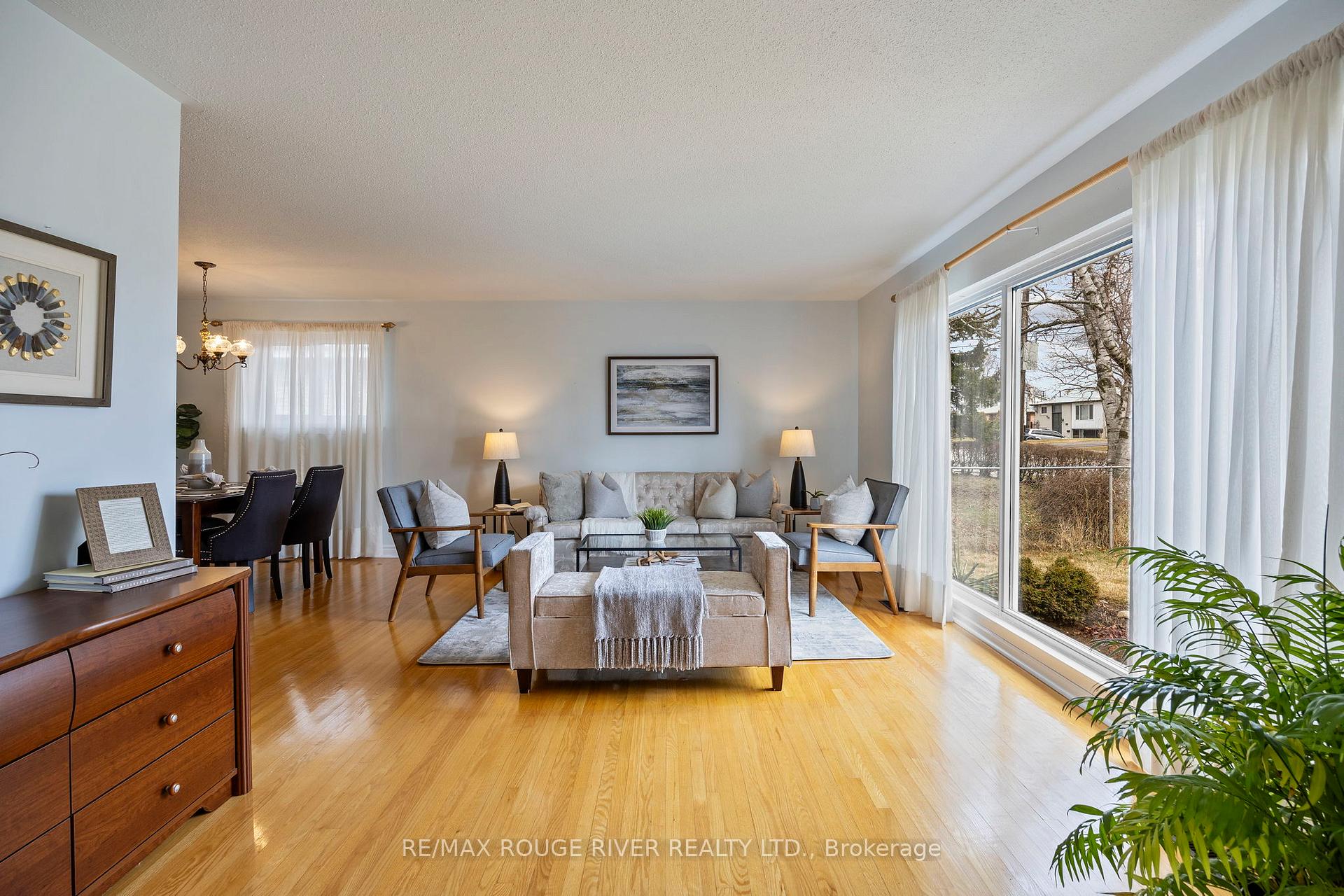 Photo 9 of 850 West Shore Boulevard, Pickering, West Shore — HOMEH