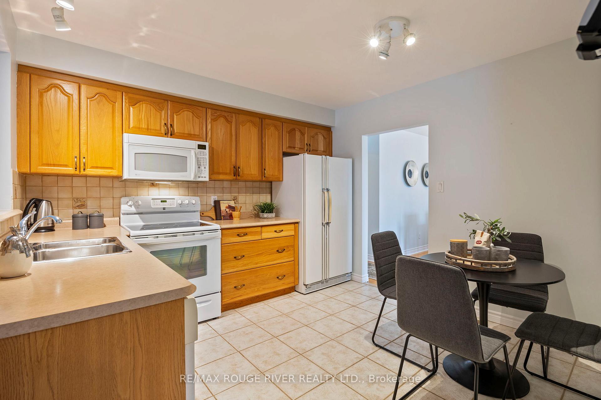 Photo 20 of 850 West Shore Boulevard, Pickering, West Shore — HOMEH
