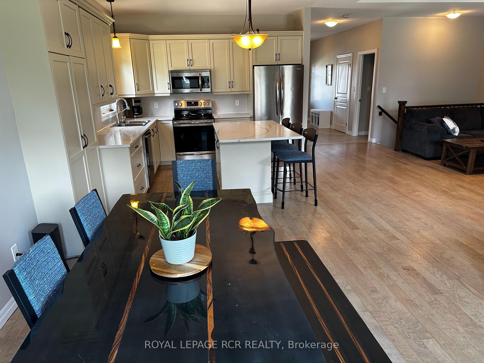 Photo 21 of 184 Ruby's Crescent E, Wellington North, Mount Forest — HOMEH