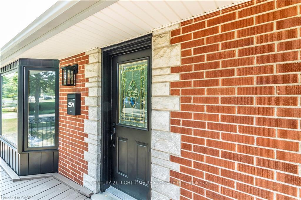 Photo 4 of 259 Greenfield Avenue, Kitchener — HOMEH