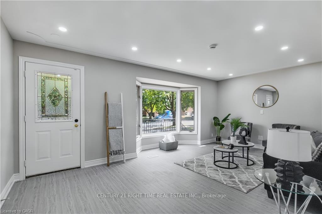 Photo 2 of 259 Greenfield Avenue, Kitchener — HOMEH