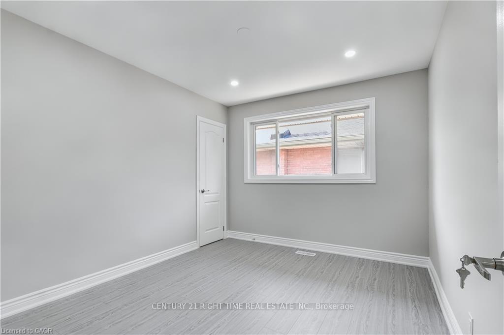 Photo 14 of 259 Greenfield Avenue, Kitchener — HOMEH