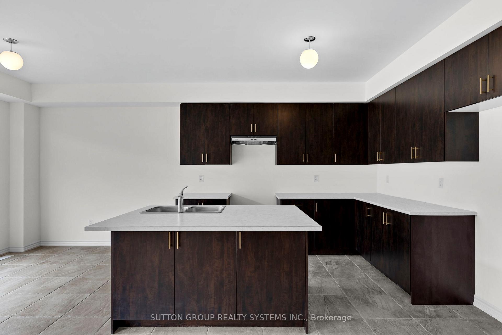 Photo 3 of 42 Rochester Drive, Barrie, Innis-Shore — HOMEH